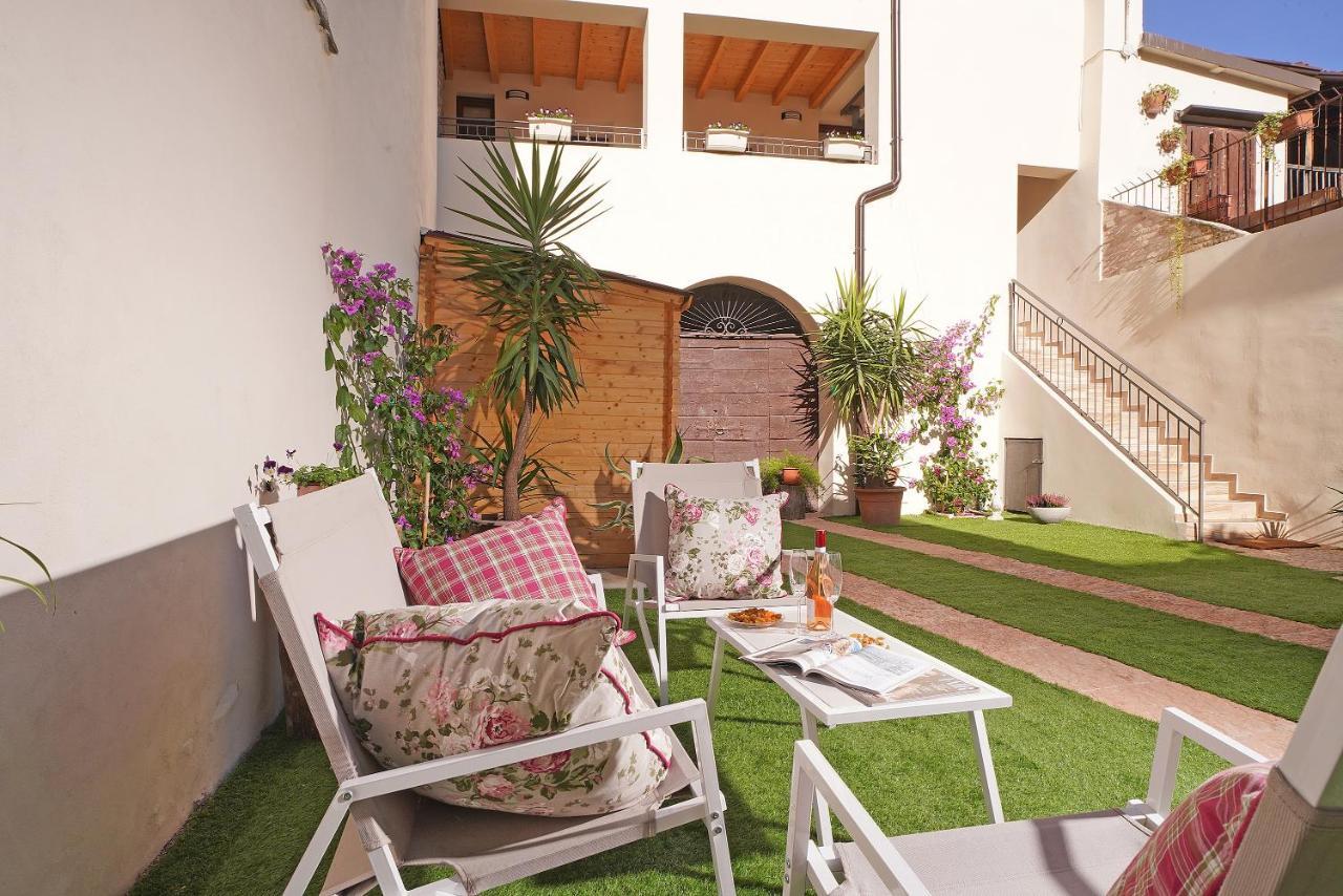 סן פליס דל בנאקו Apartments Villa Bougainville מראה חיצוני תמונה