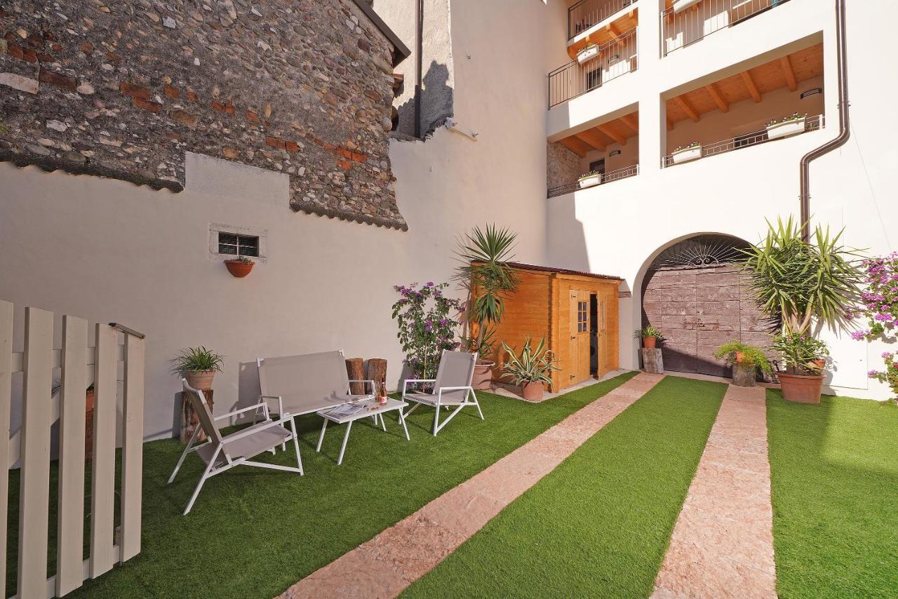 סן פליס דל בנאקו Apartments Villa Bougainville מראה חיצוני תמונה