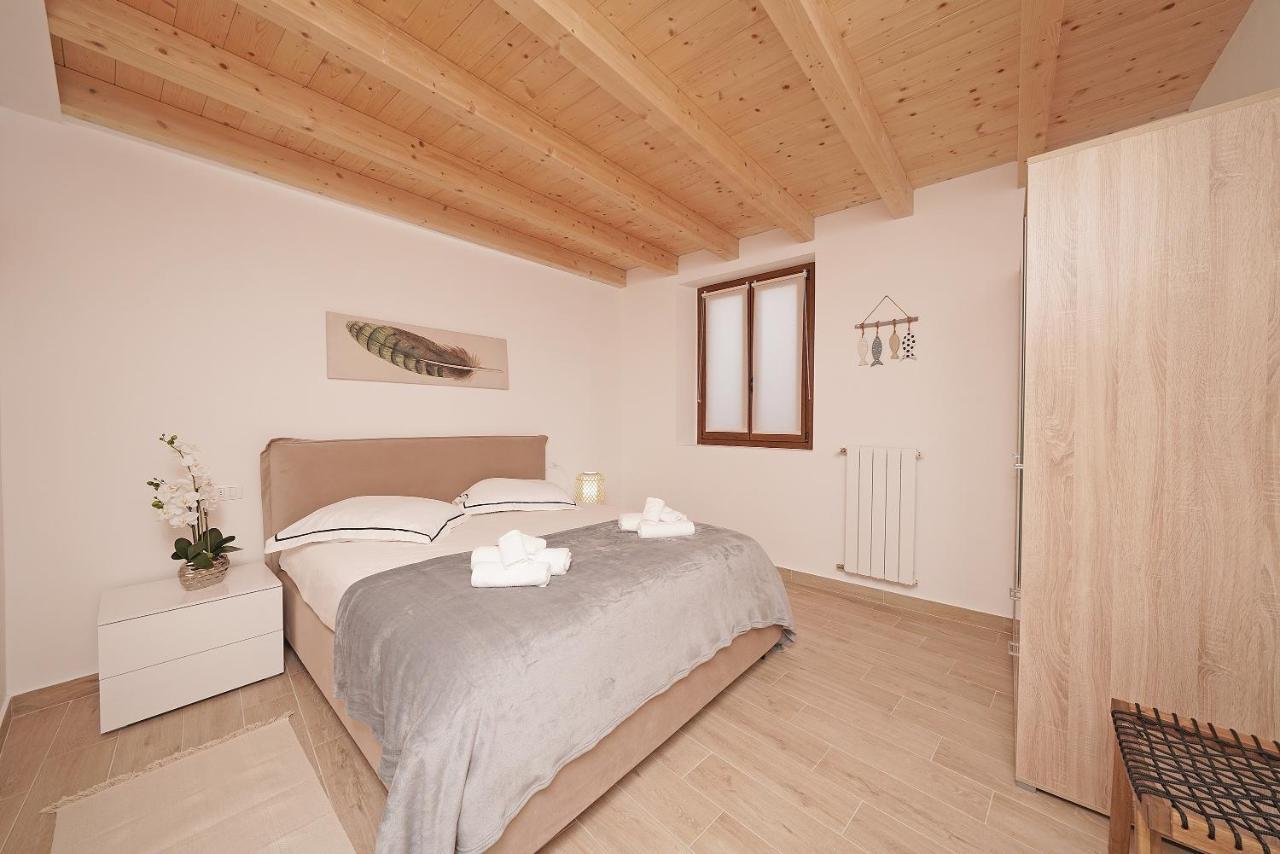 סן פליס דל בנאקו Apartments Villa Bougainville מראה חיצוני תמונה
